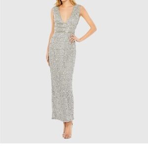 Elegant SilverEvening Gown Mac Duggal